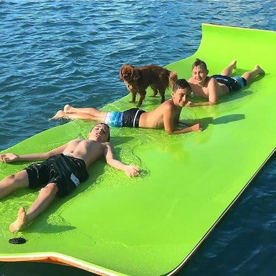 Ανθεκτικότητα άνεση εξωτερικό XPE Foam Pad πλωτή κουβέρτα αδιάβροχη ανθεκτική στα δάκρυα ελκυστικό χρώμα για εξωτερικούς χώρους