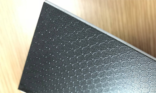 Υπόστρωμα μαξιλαριού δαπέδου IXPE Sound Dampening Moisture Barrier Ιδανικό για δάπεδο PVC SPC σε μοντέρνα διαμερίσματα Ξενοδοχεία Νοσοκομεία